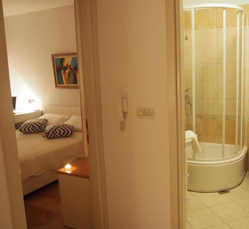 Apartment Viola Split Room photo